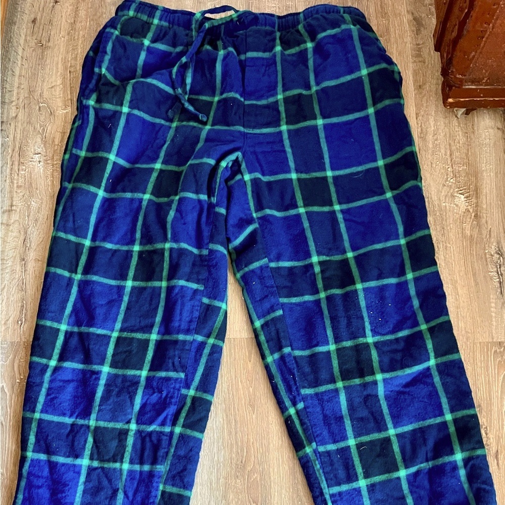 Men’s Without Tags, never worn Lands End lined flannel sleep pants.